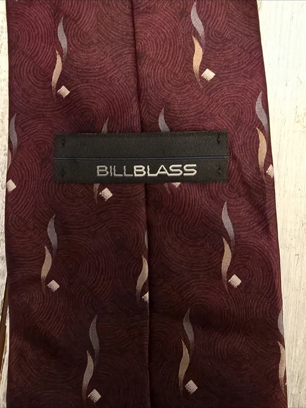 Bill Blass Burgundy 100% Silk Tie with Gold and Cream Accent Pattern